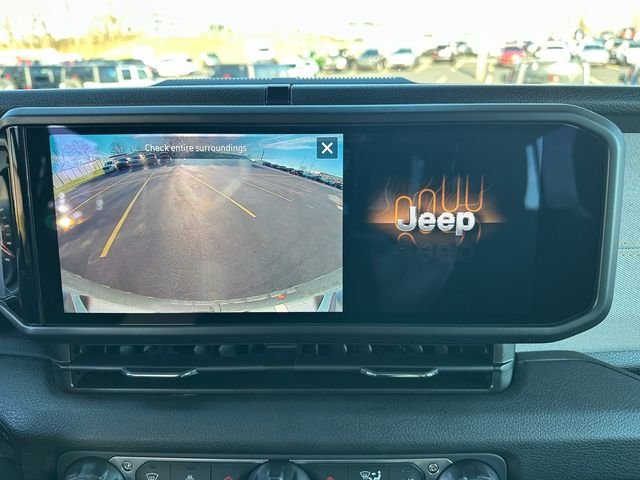New 2026 Bright White Clear-Coat Exterior Paint Jeep Sport S image 27