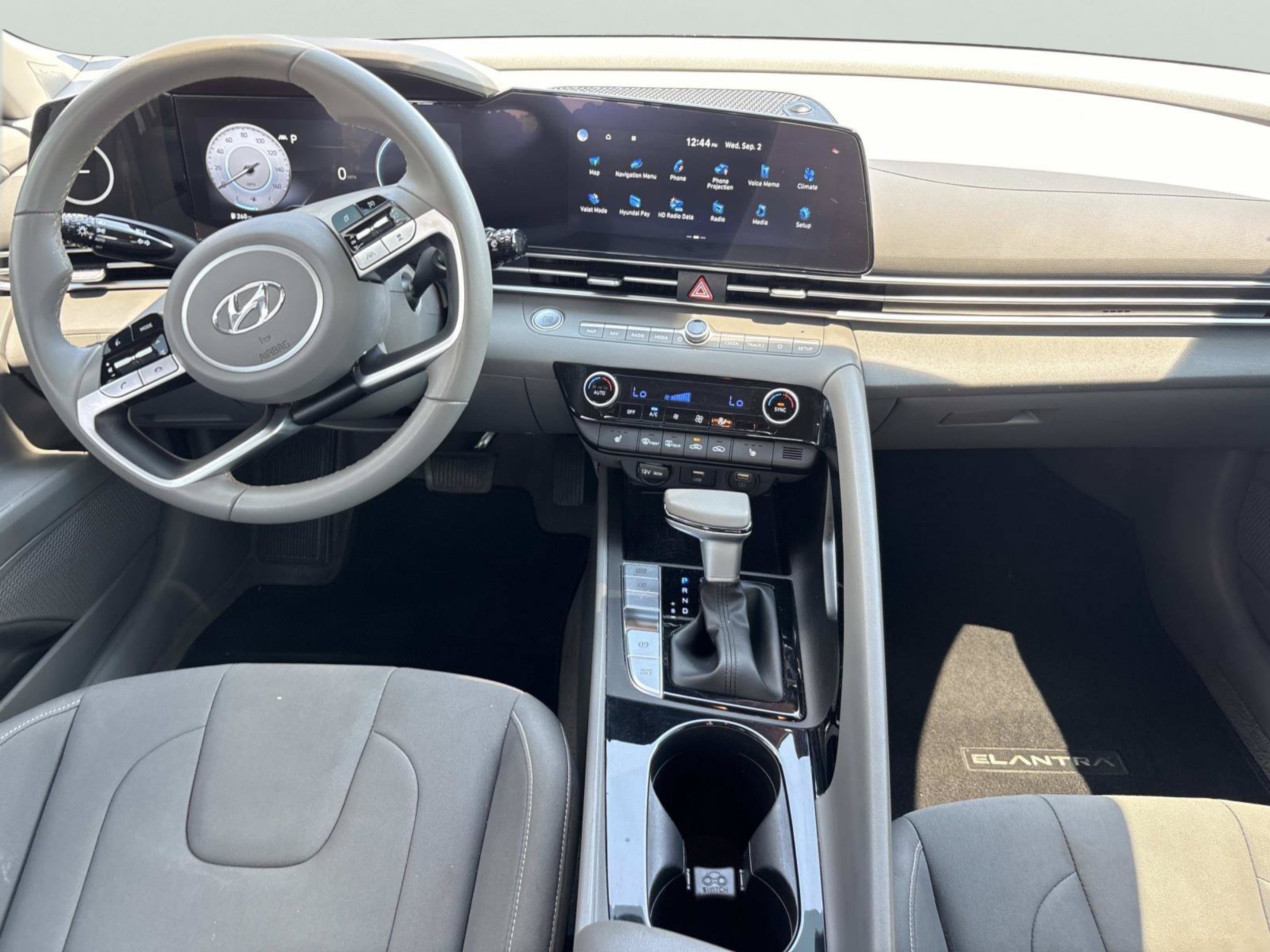 Used 2023 Fluid Metal Hyundai SEL image 11