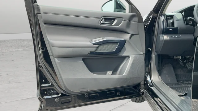 New 2026 Super Black Nissan SV image 17