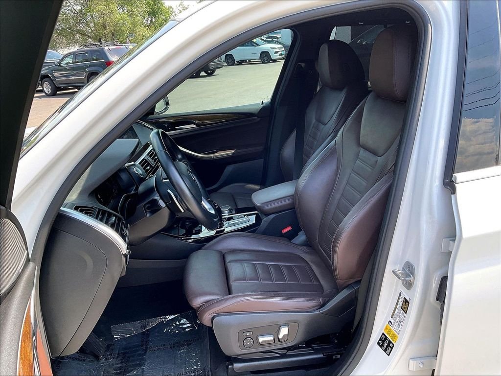 Used 2021 White BMW xDrive30i image 10