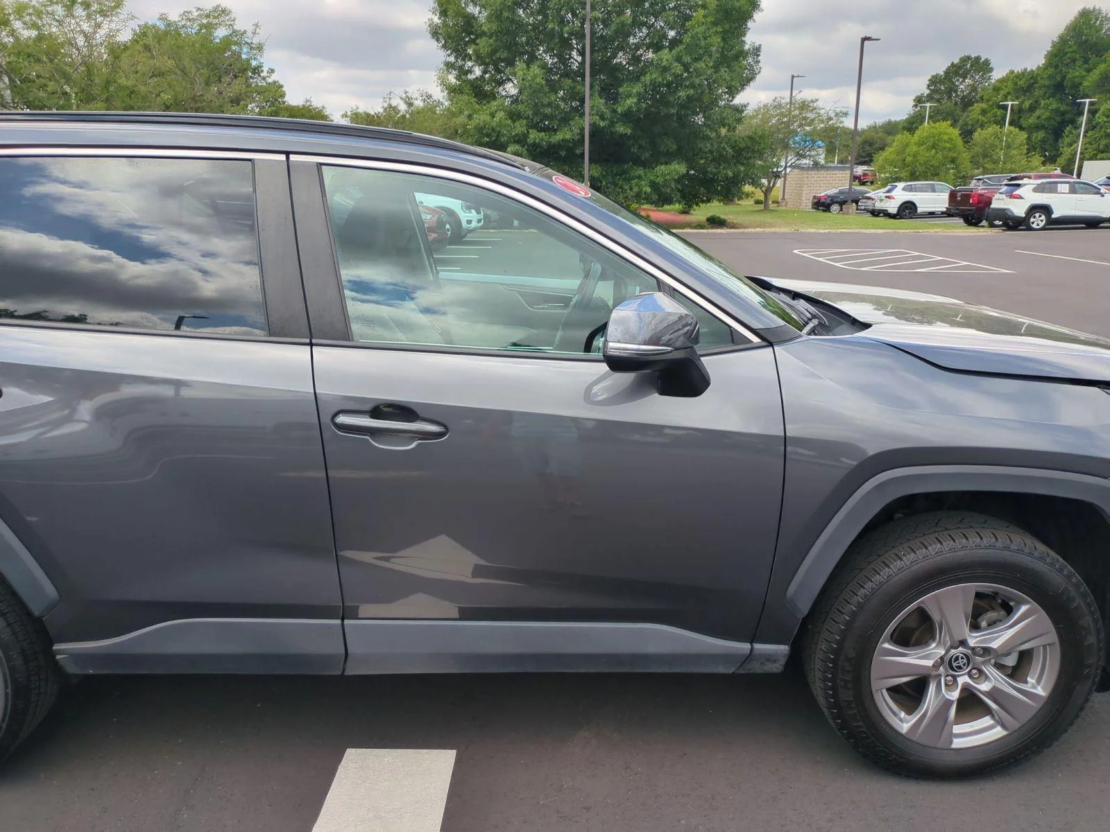 2024 Toyota RAV4 XLE - Photo 47