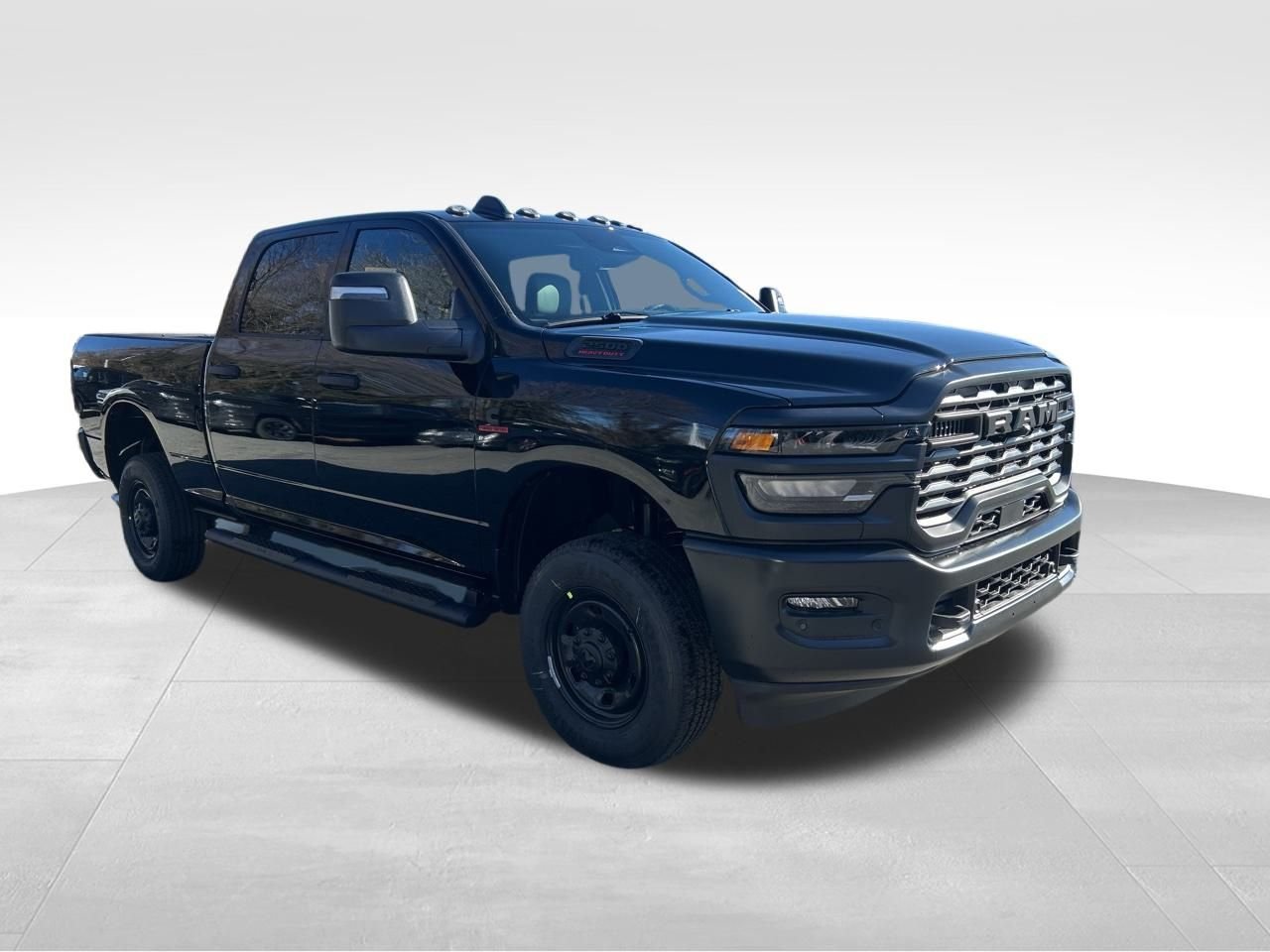 New 2026 Diamond Black Crystal Pearl-Coat Exterior Paint RAM Tradesman image 9