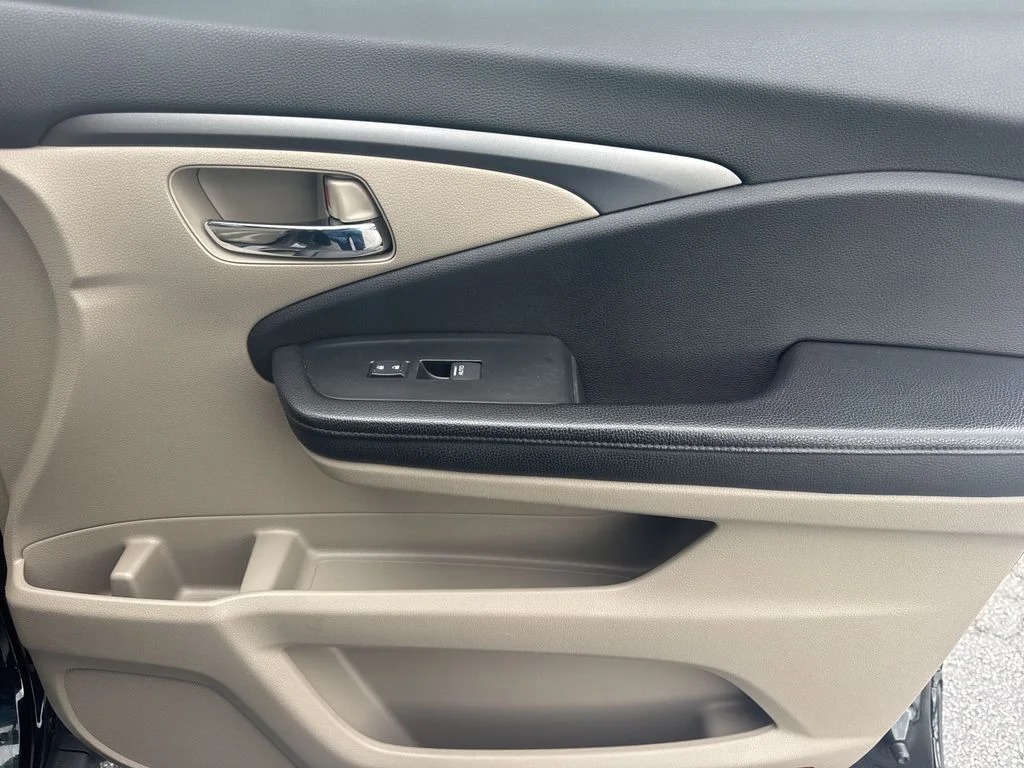 Used 2018 Beige Honda EX image 14