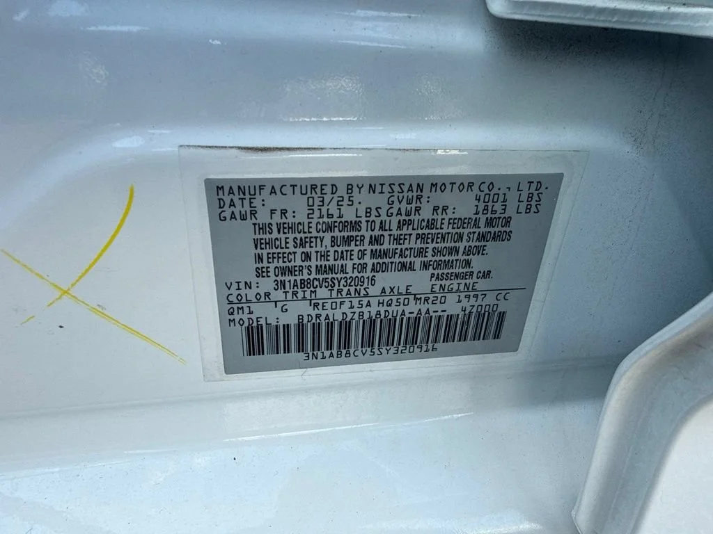 Used 2025 White Nissan SV image 33