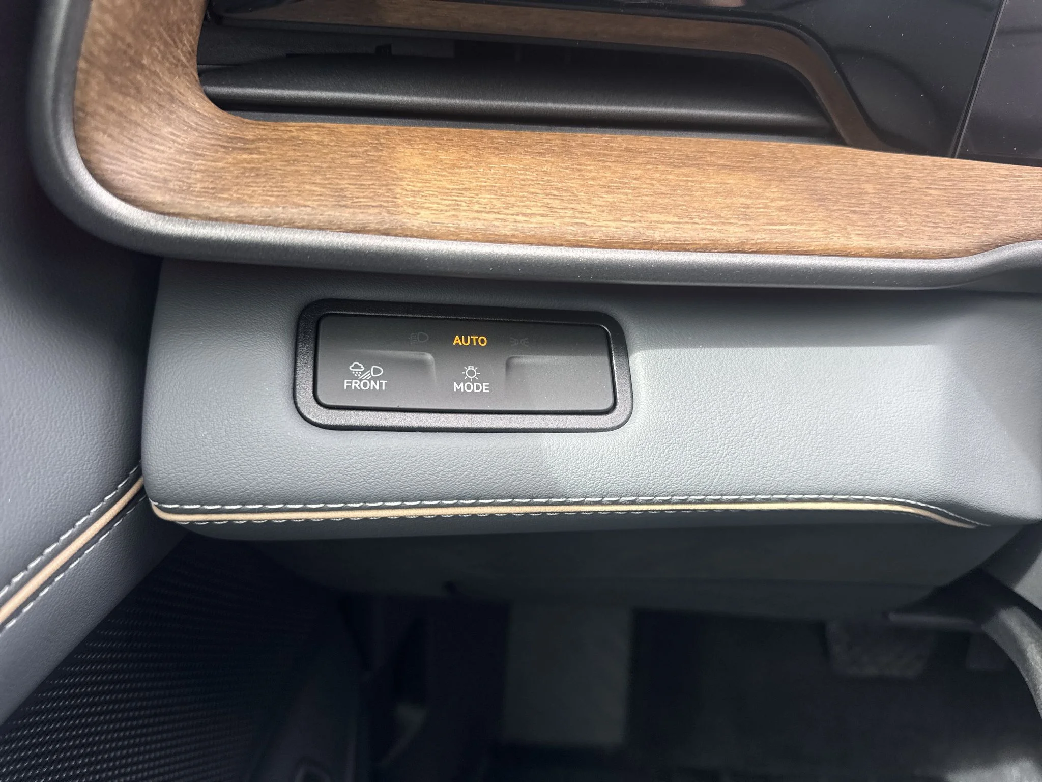 New 2027 Deep Black Pearl Volkswagen SE w/Technology image 22