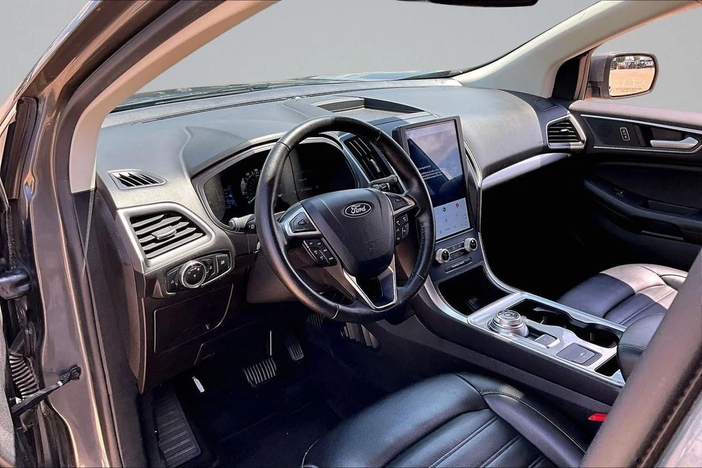 Used 2023 Gray Ford SEL image 11