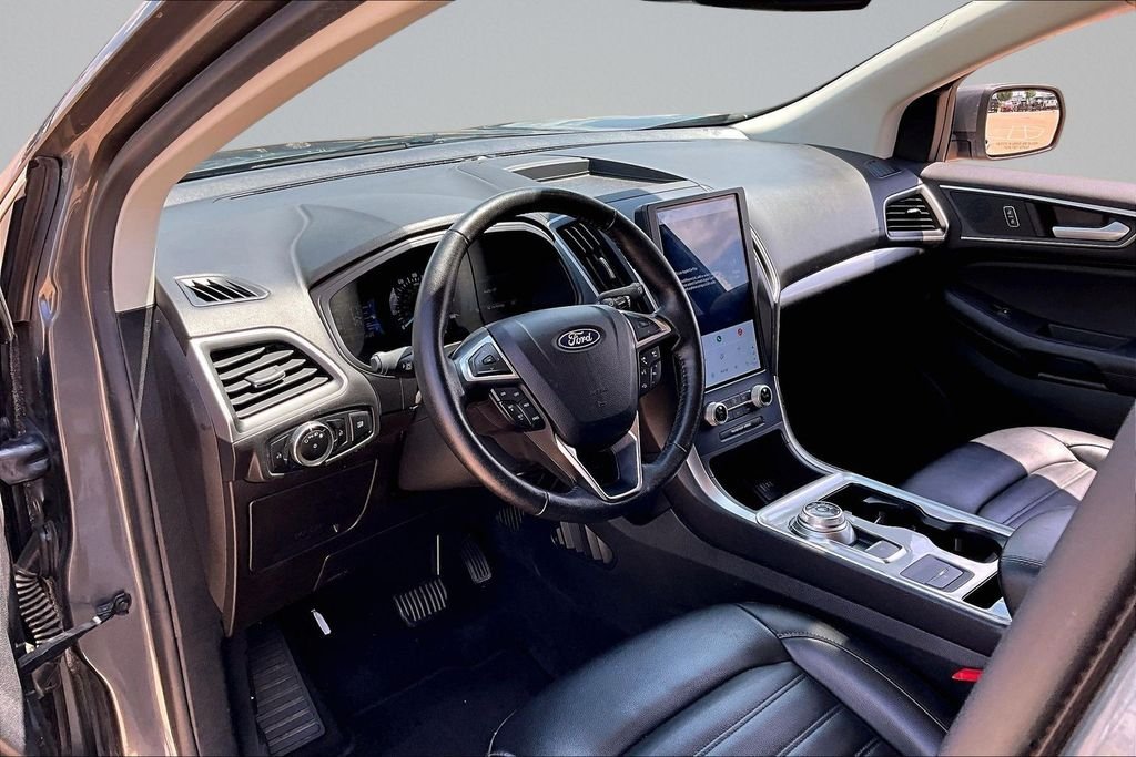 Used 2023 Gray Ford SEL image 11