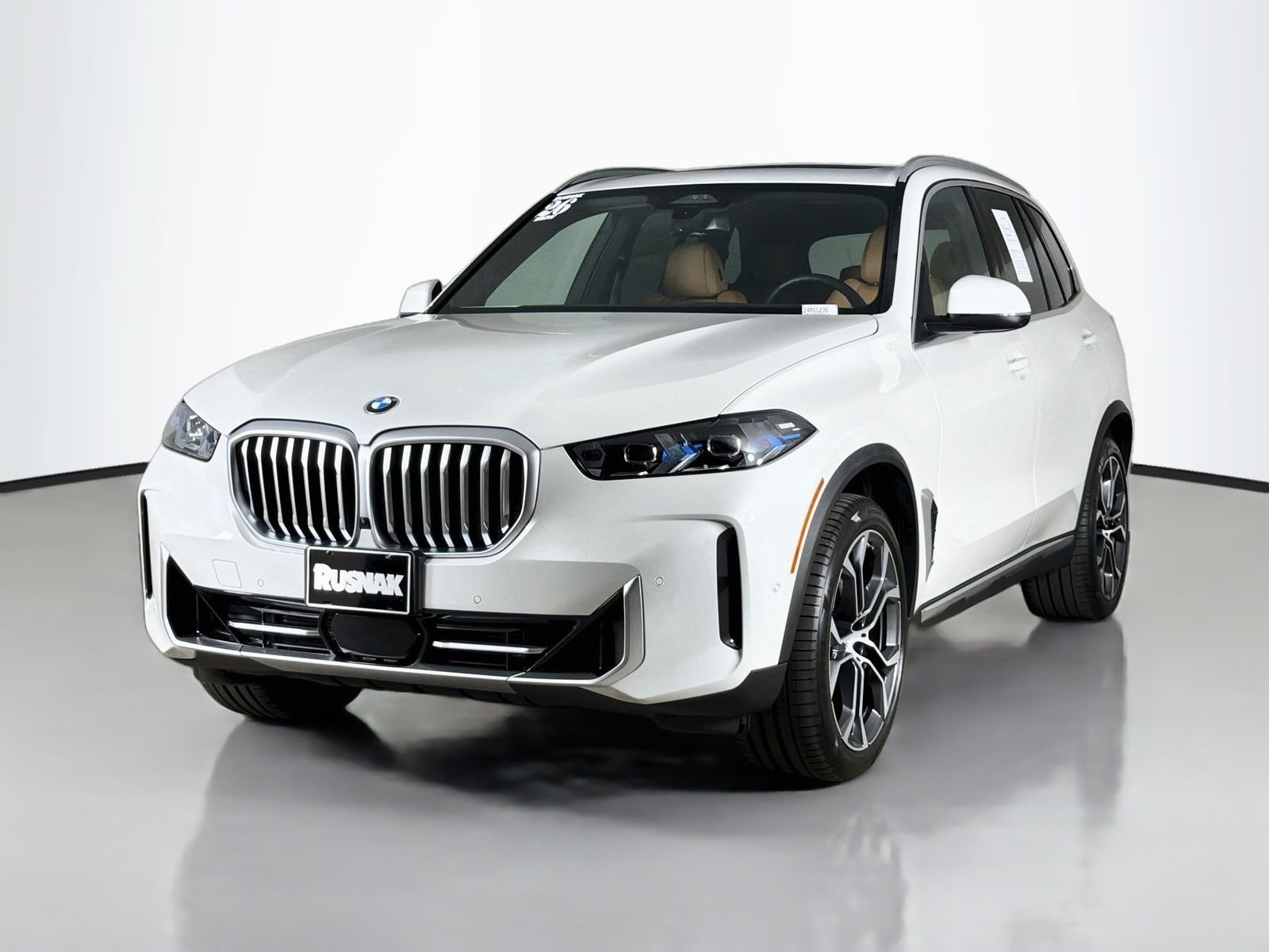 Used 2026 Mineral White Metallic BMW xDrive40i image 3