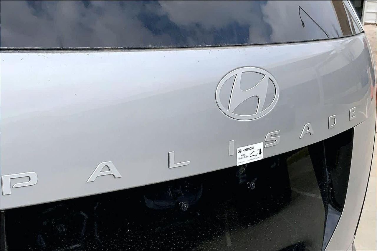 New 2026 Typhoon Silver Metallic Hyundai Limited FWD image 15