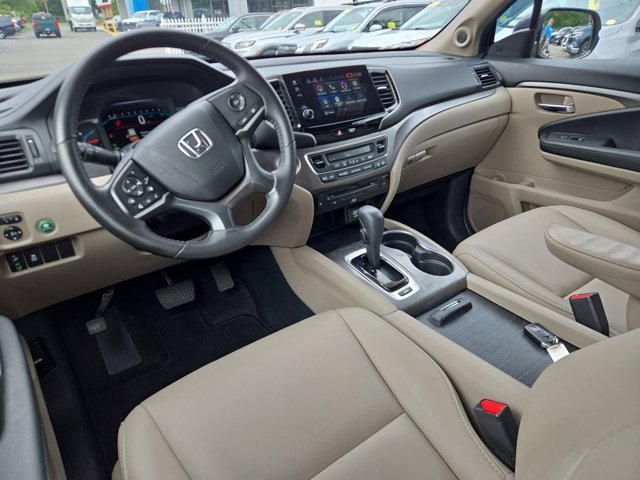 Used 2019  Honda EX-L w/Navi & RES image 12