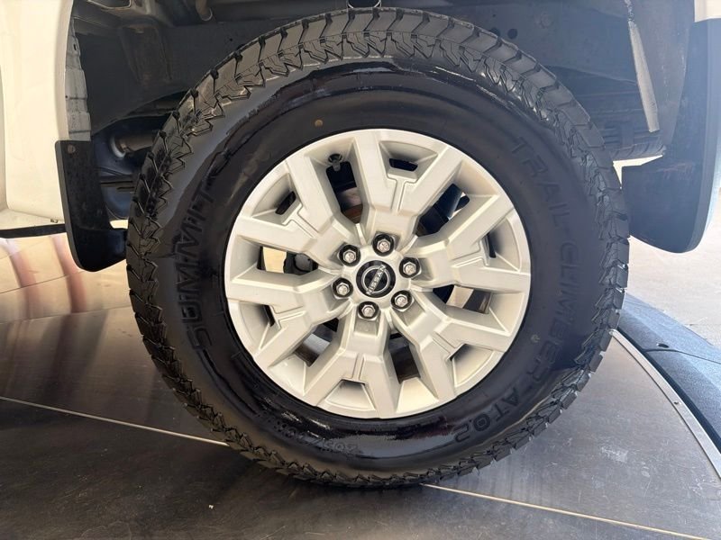 Used 2022 White Nissan SV image 35