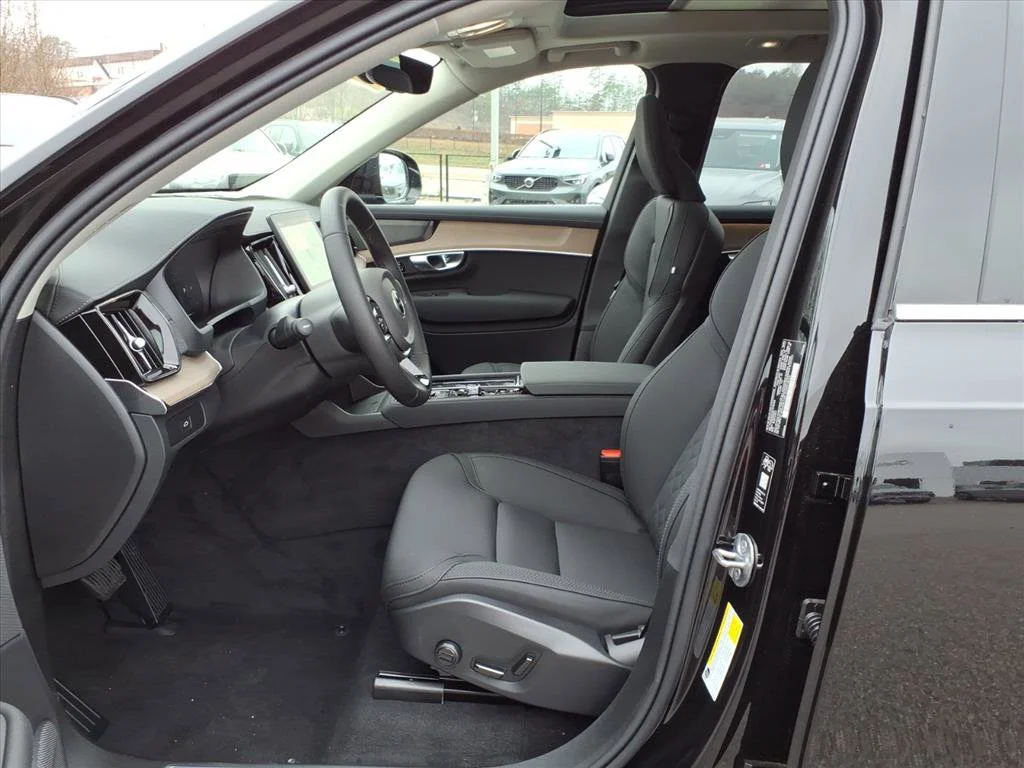 2026 Volvo XC90 Plus - Photo 10