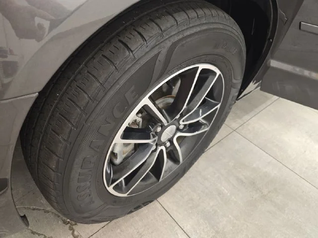 Used 2016 Granite Crystal Clearcoat Metallic Dodge R/T image 37