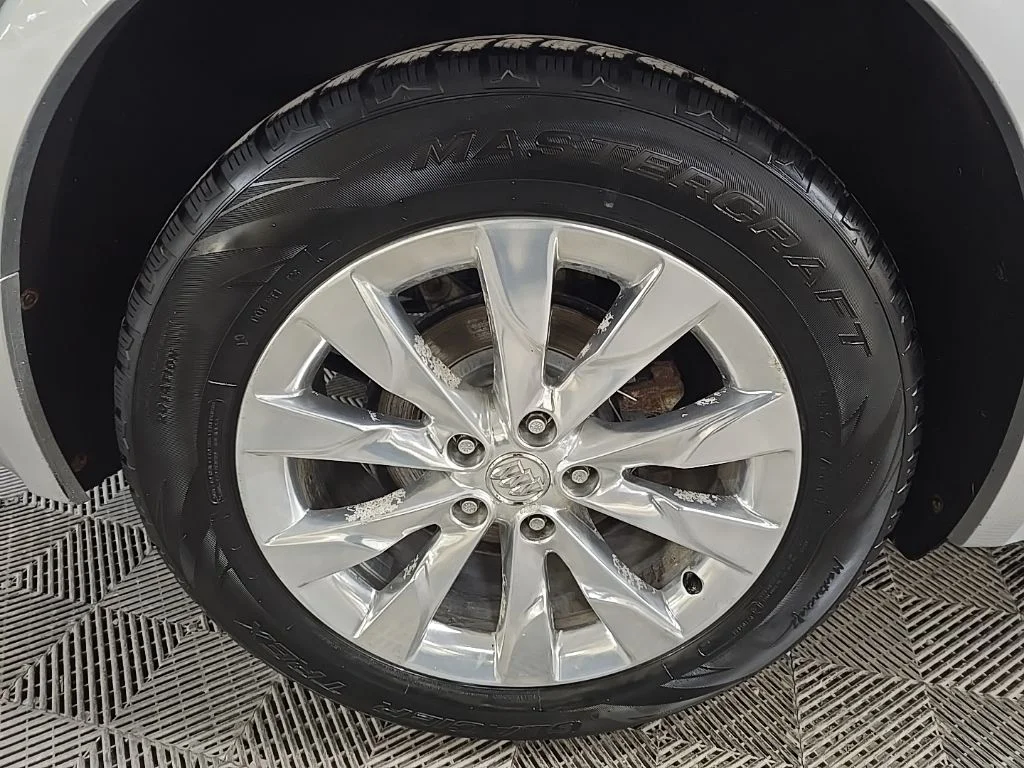 Used 2018 Galaxy Silver Metallic Buick Essence image 14