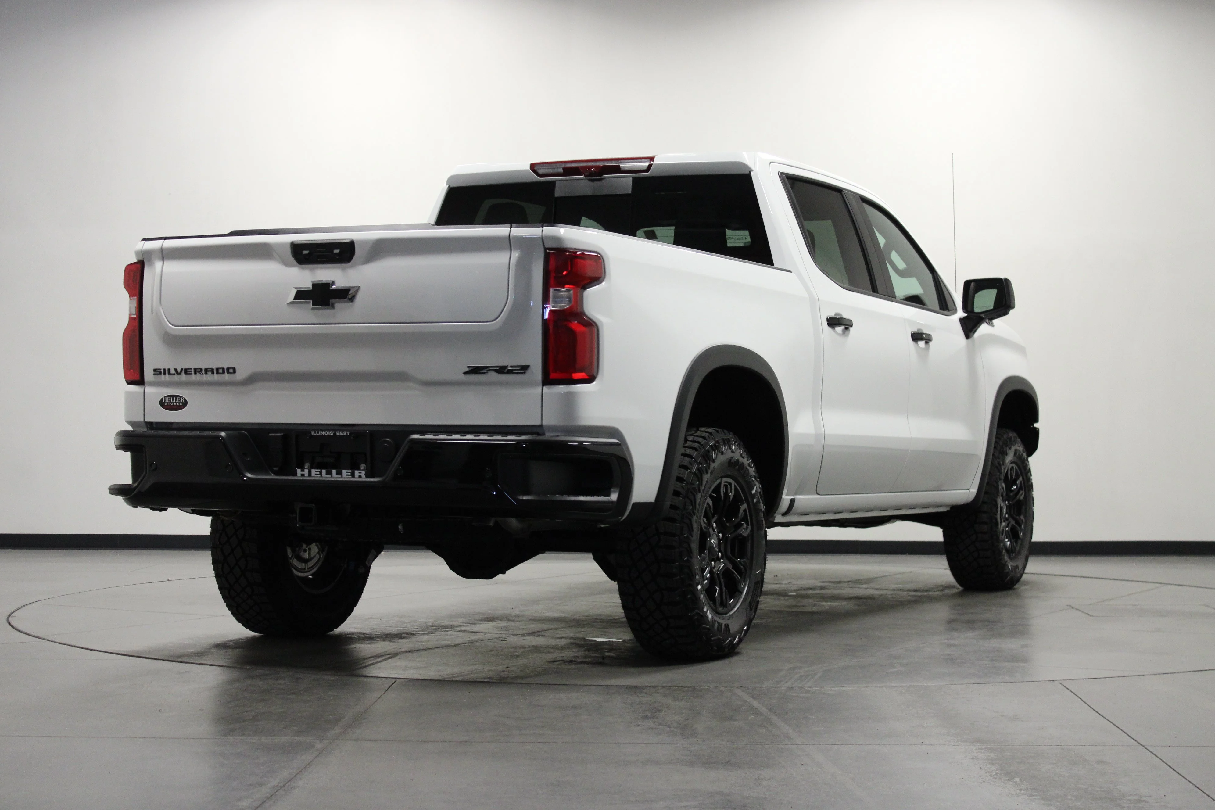 2026 Chevrolet Silverado 1500 ZR2 - Photo 4