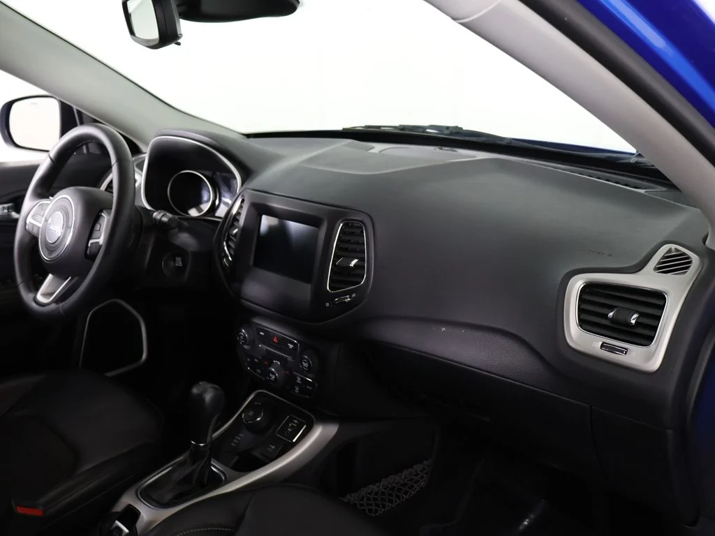 Used 2019 Laser Blue Pearlcoat Jeep Latitude image 24