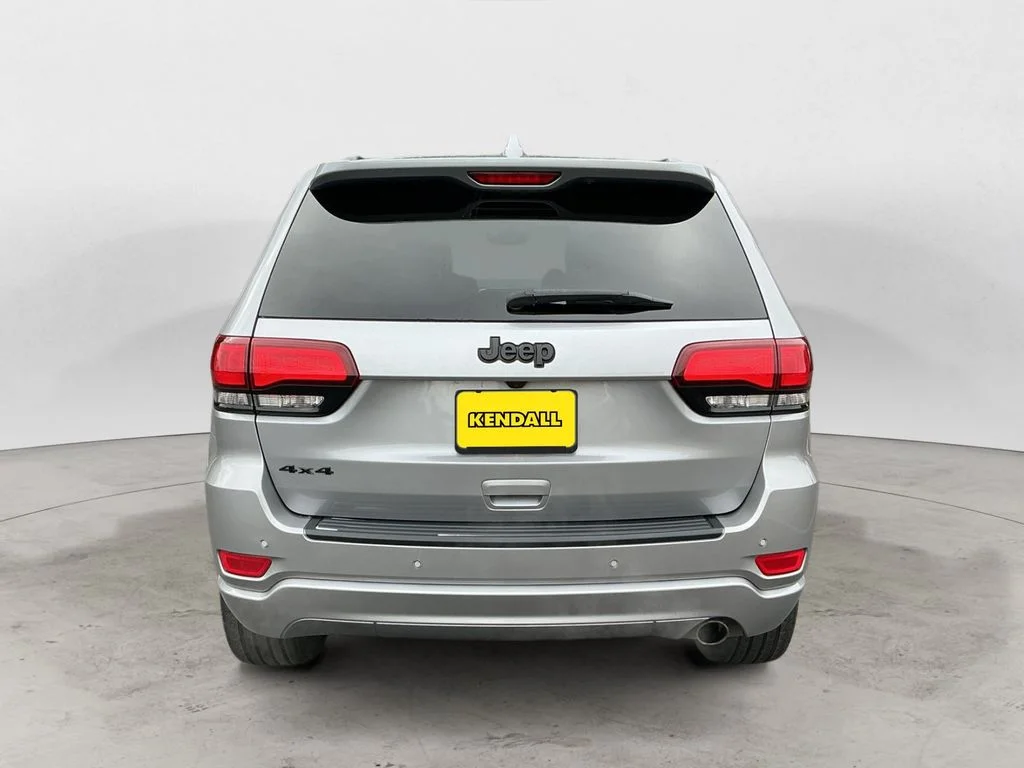 Used 2018 Silver Jeep Altitude image 6