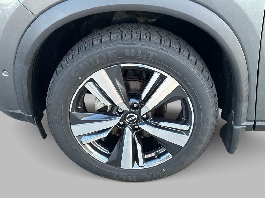 Used 2023 Gray Nissan SL image 19
