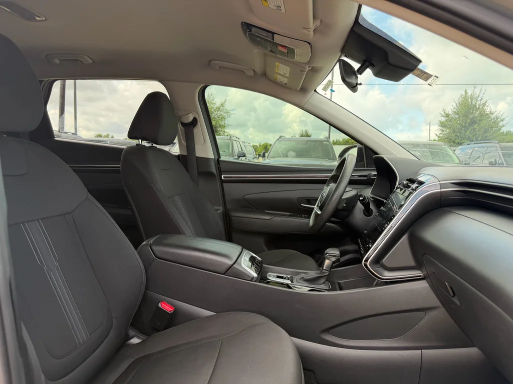 Used 2024 Hampton Gray Hyundai SEL image 12
