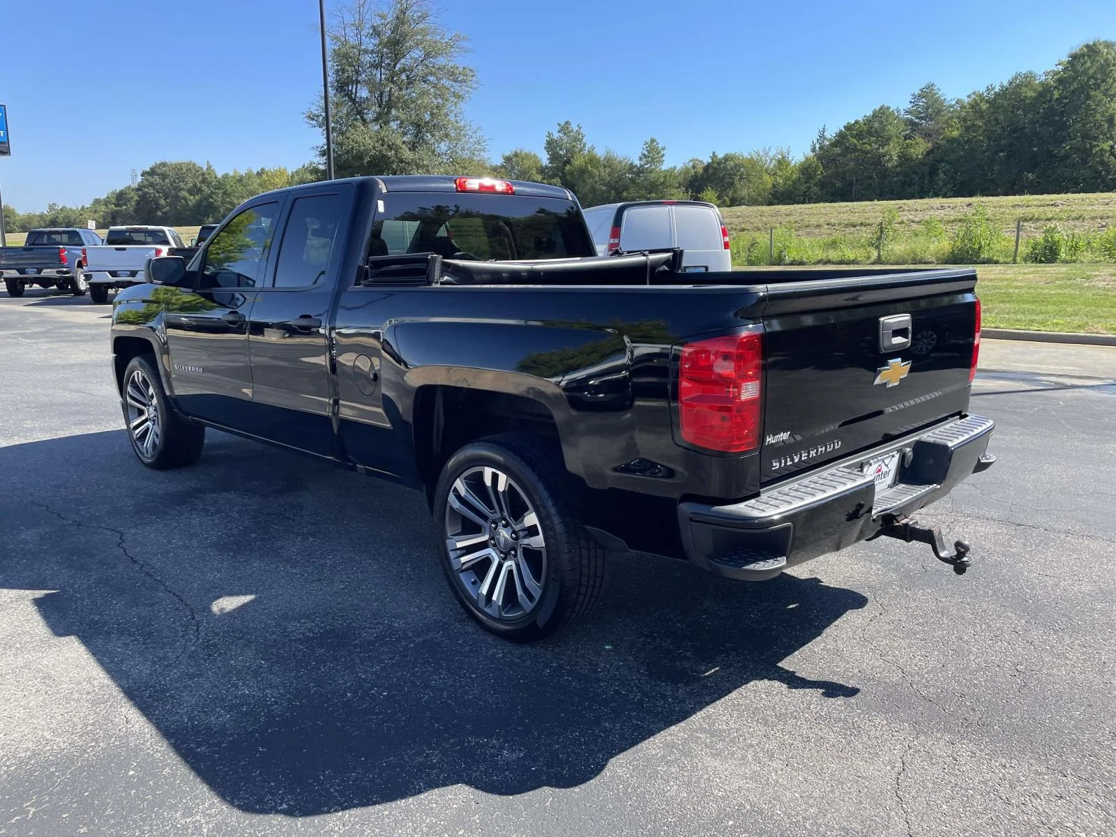 Used 2017 BLACK Chevrolet Custom image 4