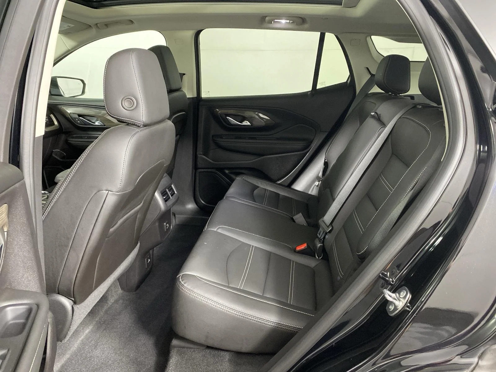 Used 2024 Ebony Twilight Metallic GMC Denali image 10