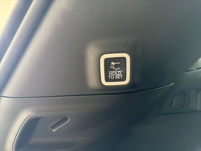 New 2026 Baltic Gray Metallic Clear-Coat Exterior Paint Jeep Altitude image 7