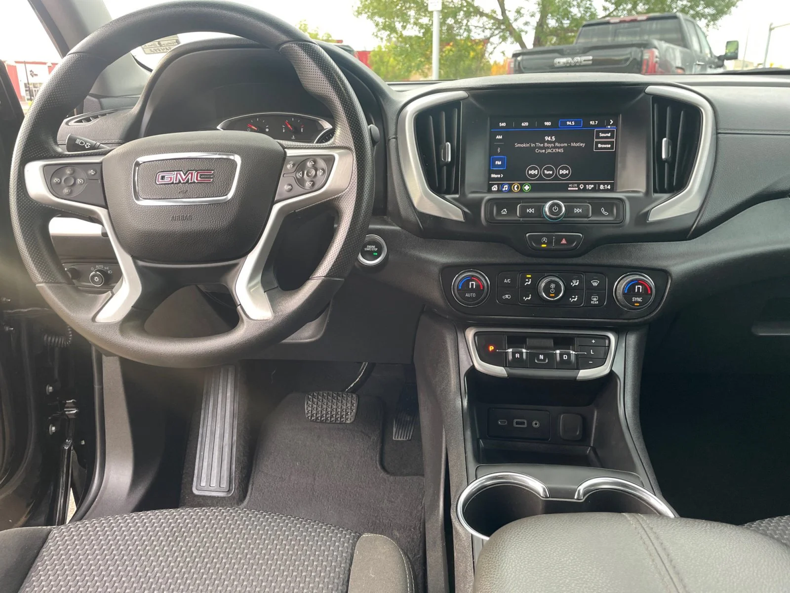 Used 2024 Black GMC SLE AWD image 19
