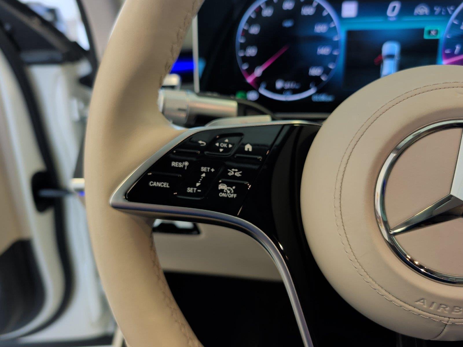 Used 2023 MANUFAKTUR Diamond White Mercedes-Benz S 580 image 19