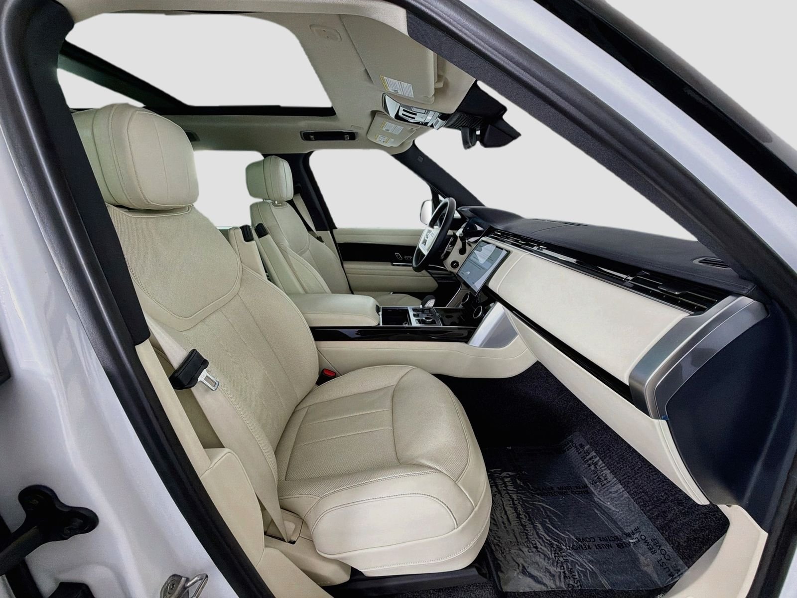 Used 2023 Fuji White Land Rover SE image 32