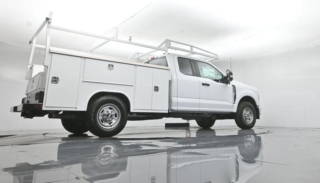 New 2026 Oxford White Ford XL image 53