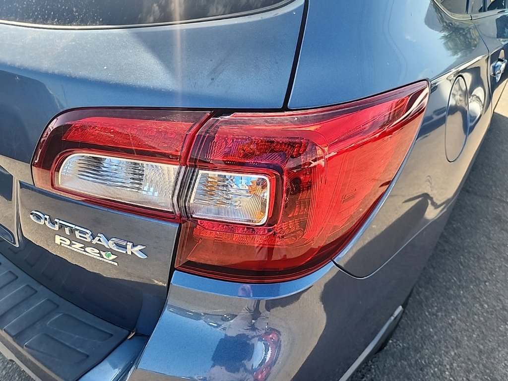 Used 2016 Twilight Blue Metallic Subaru 2.5i Premium image 13