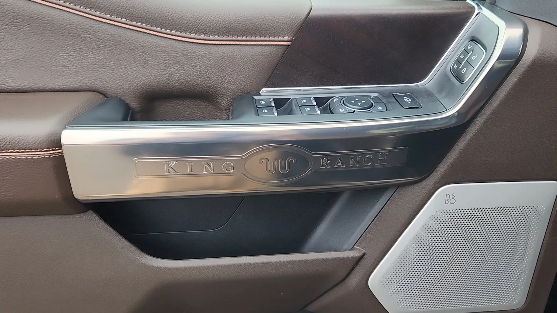 New 2026 Agate Black Metallic Ford King Ranch image 13