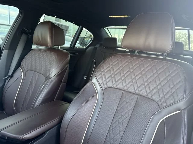 Used 2021 Dark Blue BMW M550i xDrive image 20