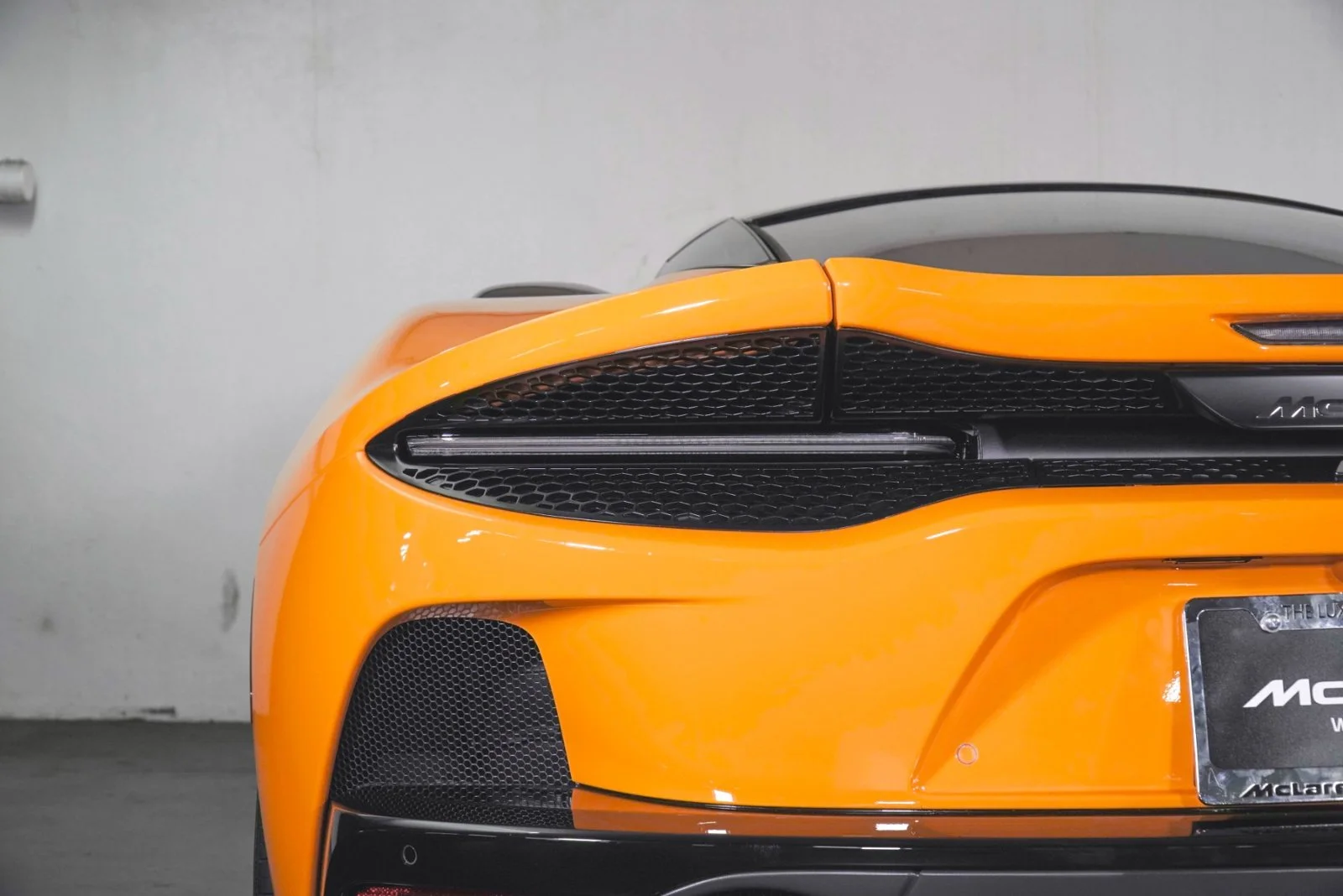 Certified Used 2025  McLaren  image 19
