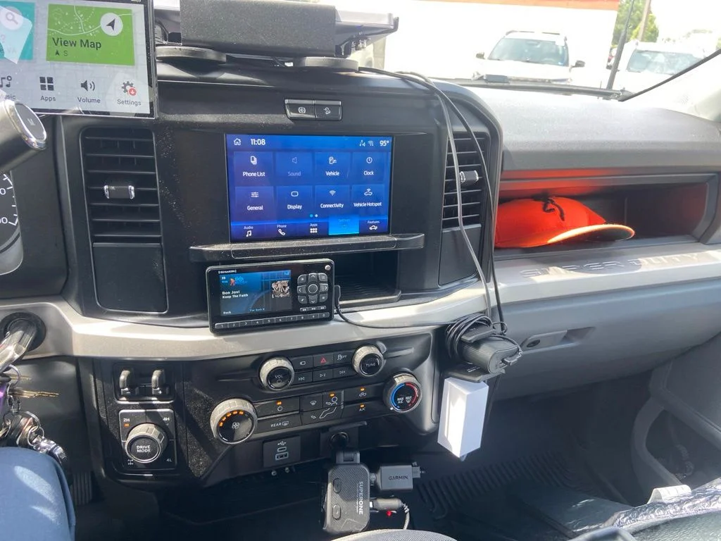 Used 2025 White Ford XL image 39