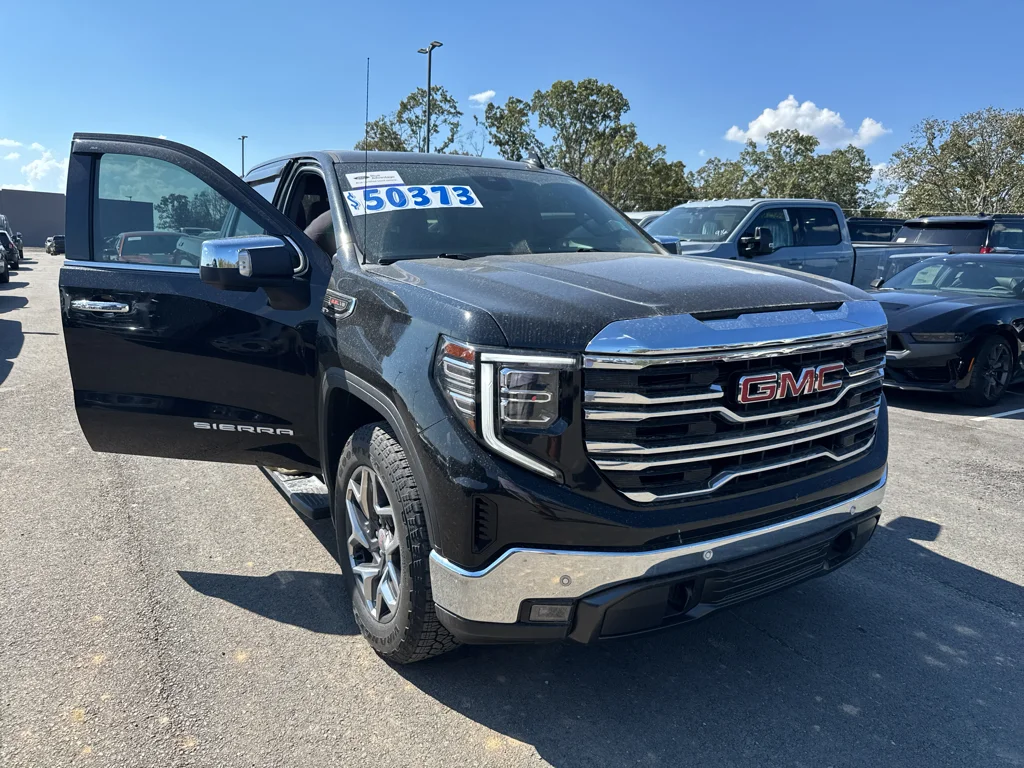 Certified Used 2024 Onyx Black GMC SLT image 3