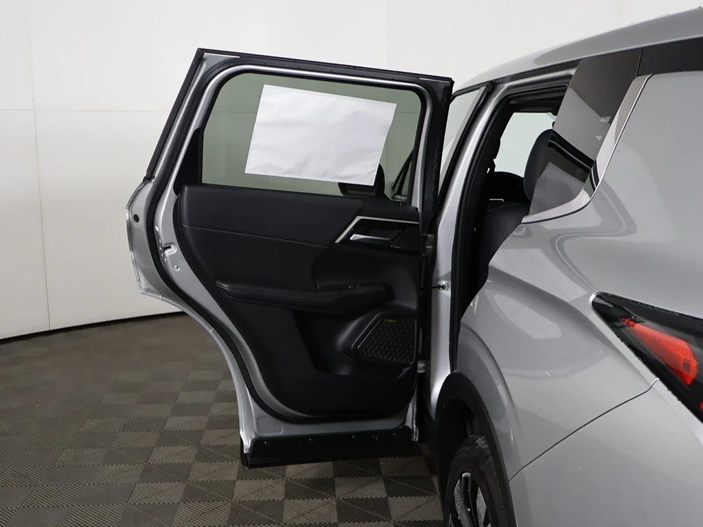 2026 Mitsubishi Outlander SE - Photo 26