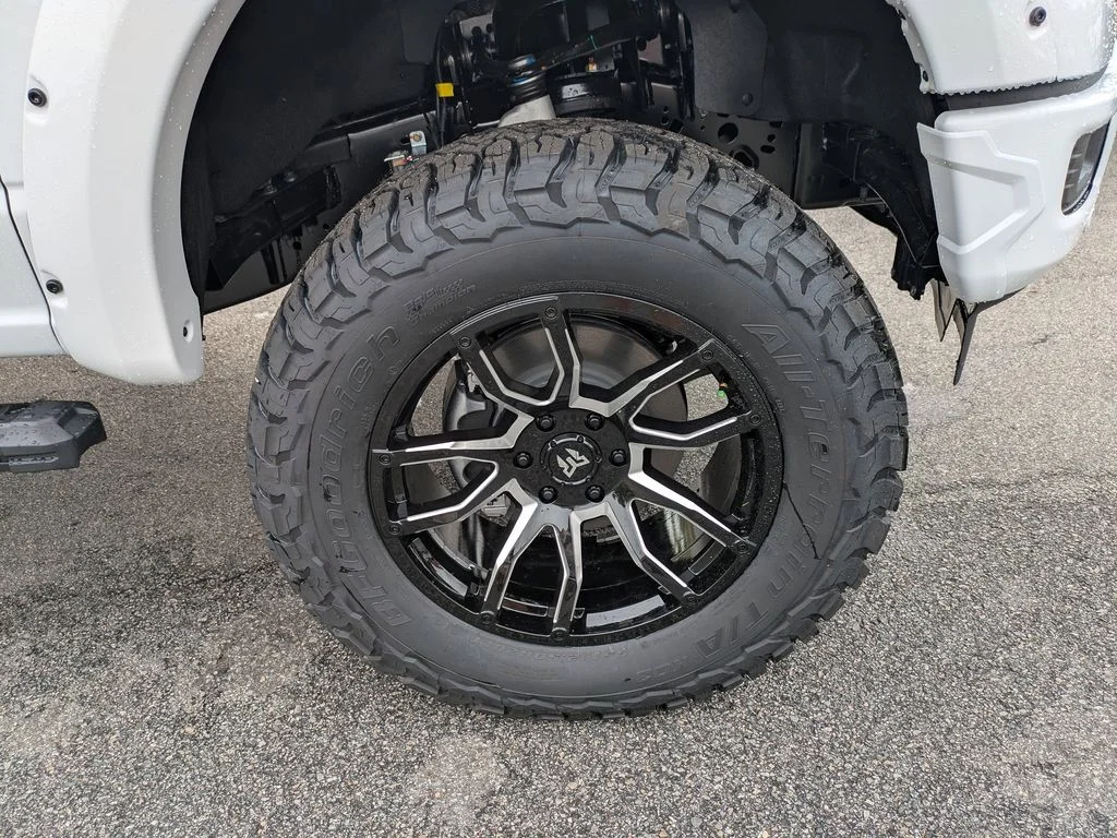 New 2026 Oxford White Ford XLT image 11