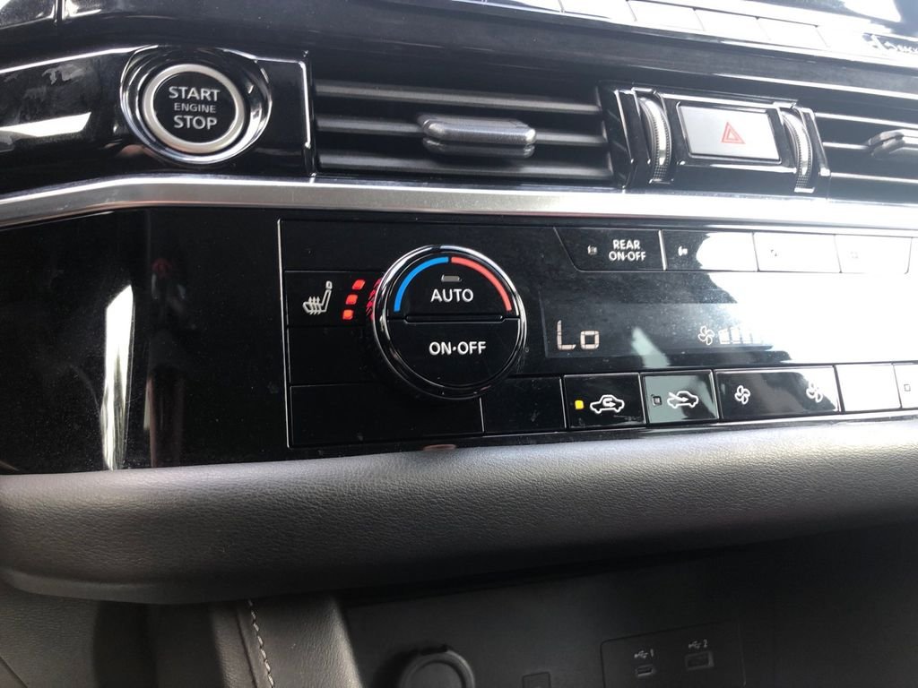 Used 2023 White Nissan SL image 23