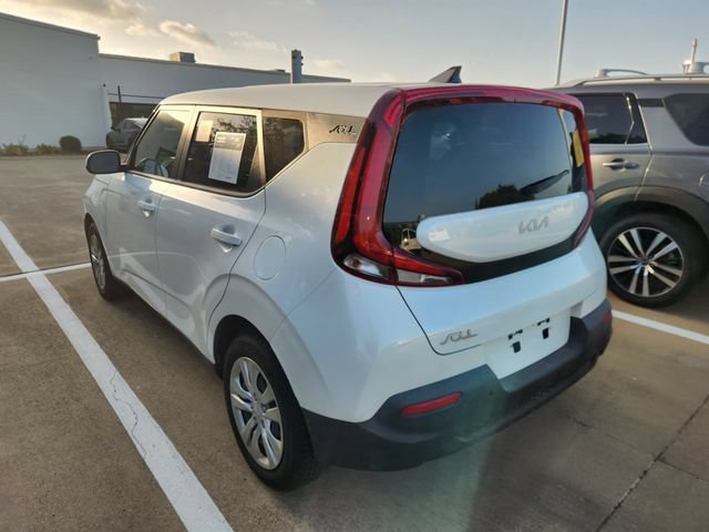Used 2022 White Kia LX image 4