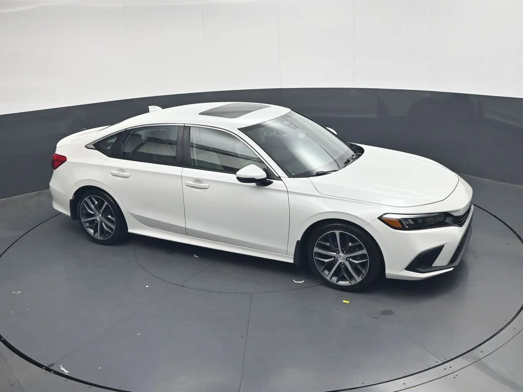 Used 2023 Platinum White Pearl Honda Touring image 20