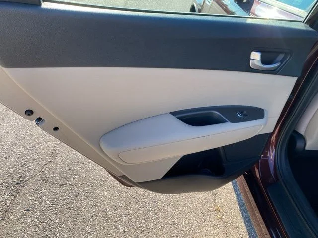 Used 2016 Purple Kia LX image 20