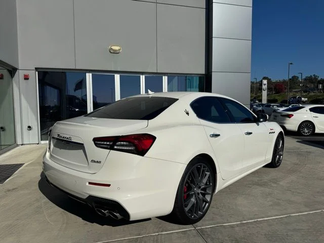 Certified Used 2022 Bianco Maserati Modena Q4 image 8