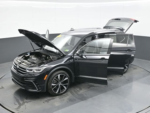 Used 2022 Black Volkswagen 2.0T SEL R-Line image 28