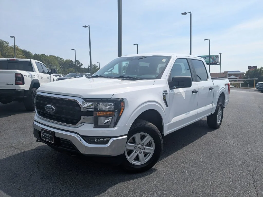 Used 2023  Ford XLT image 1