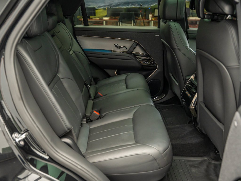 Used 2024 Black Land Rover Dynamic SE image 43