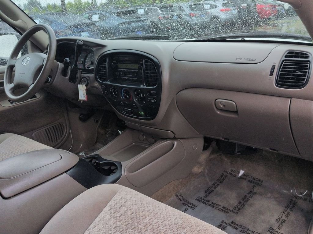 Used 2006 Natural White Toyota SR5 image 28