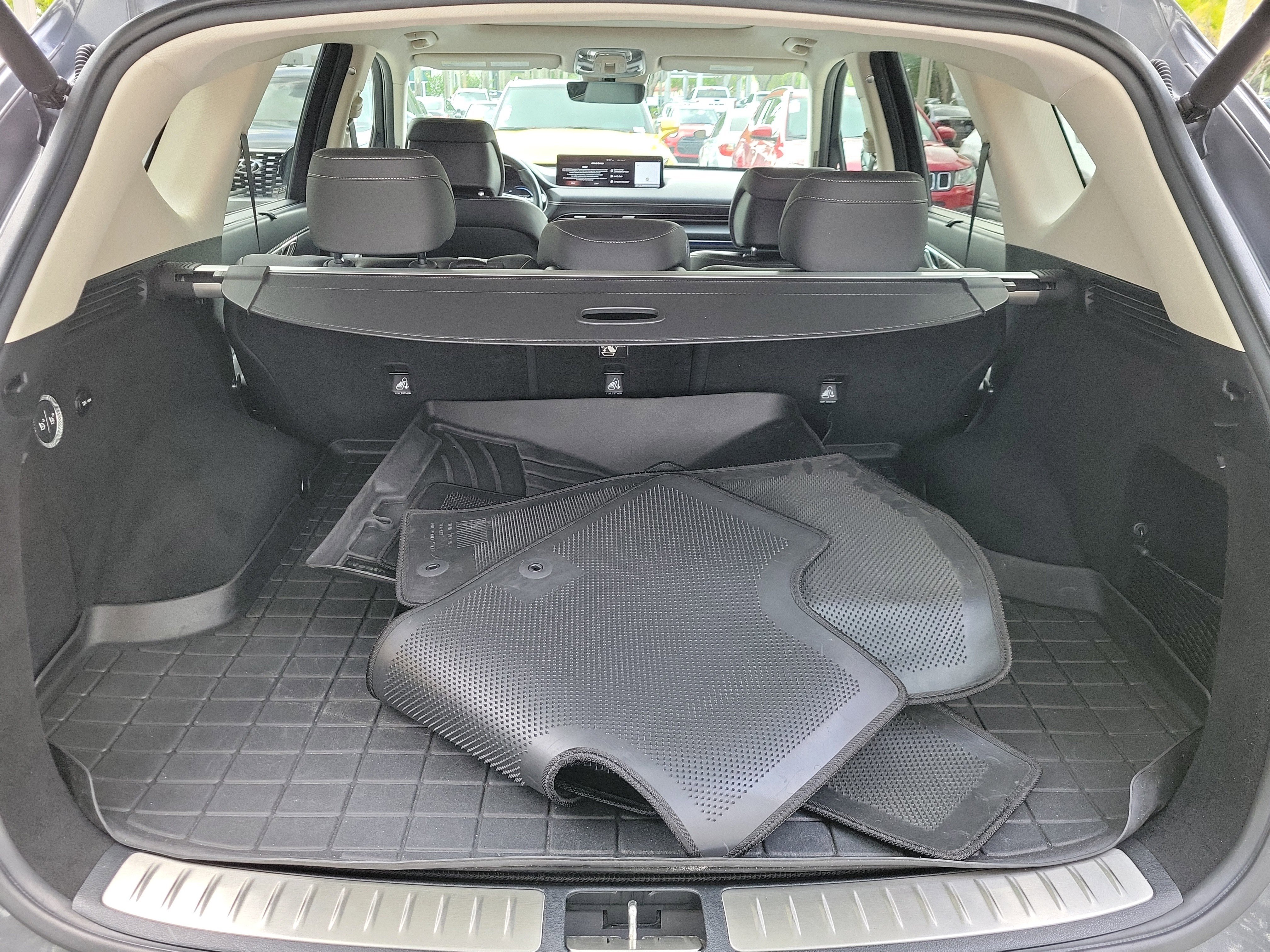 Used 2021 Himalayan Gray Genesis 3.5T image 7