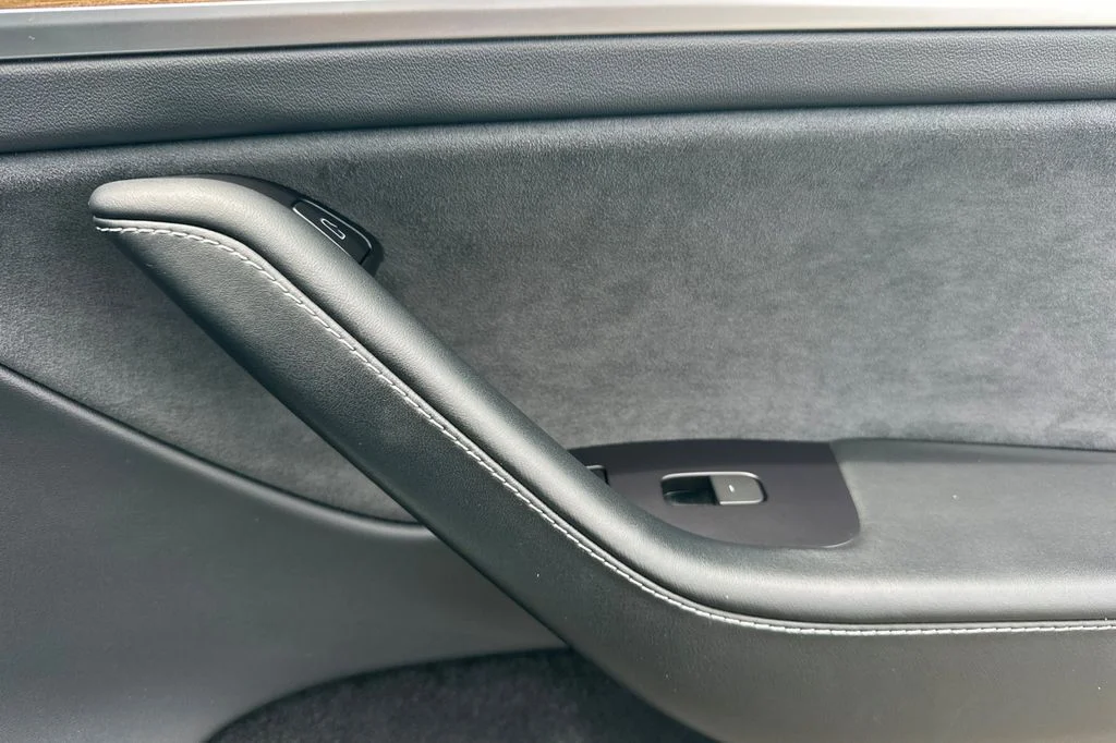 2023 Tesla Model Y Long Range - Photo 20