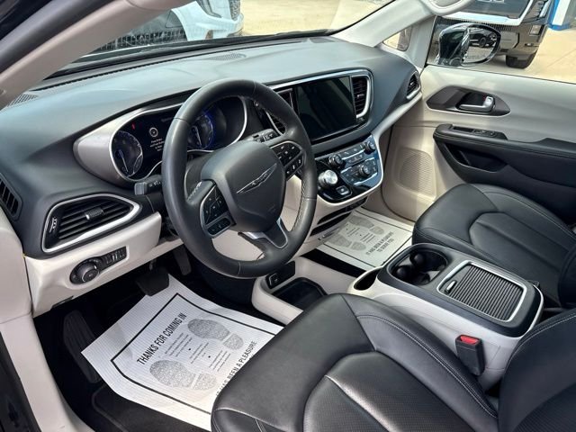 Used 2024 Black Chrysler Touring L image 18